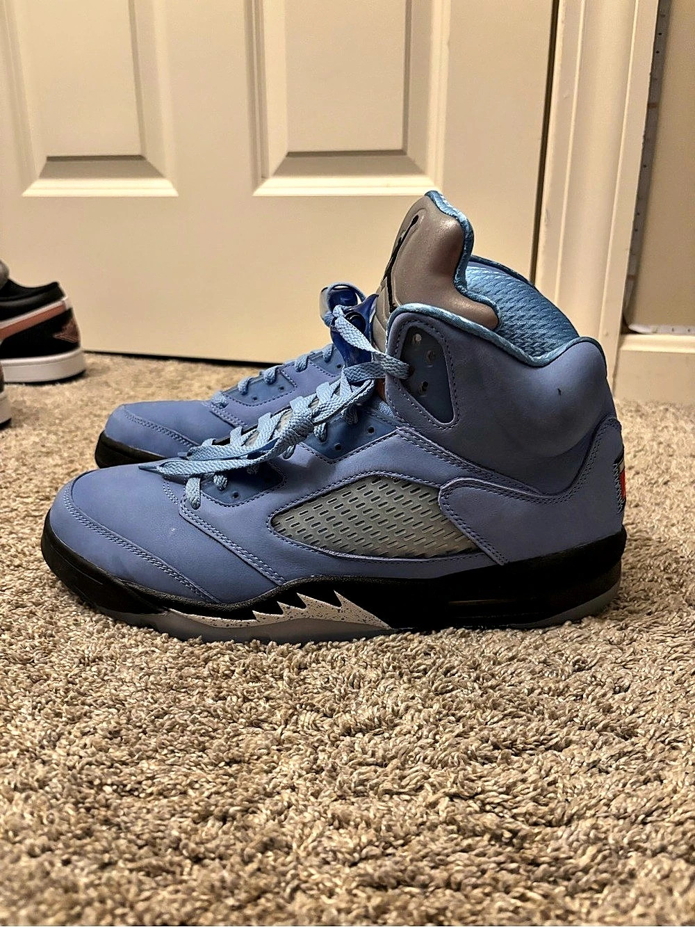 Jordan Air Jordan 5 Retro SE 'UNC' Sneakers Blue & Black US 10.5